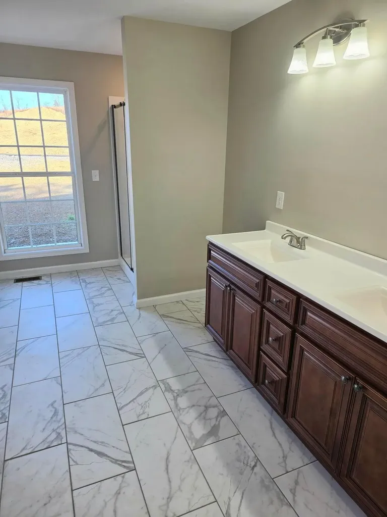 54 Emily Lane London KY 40744