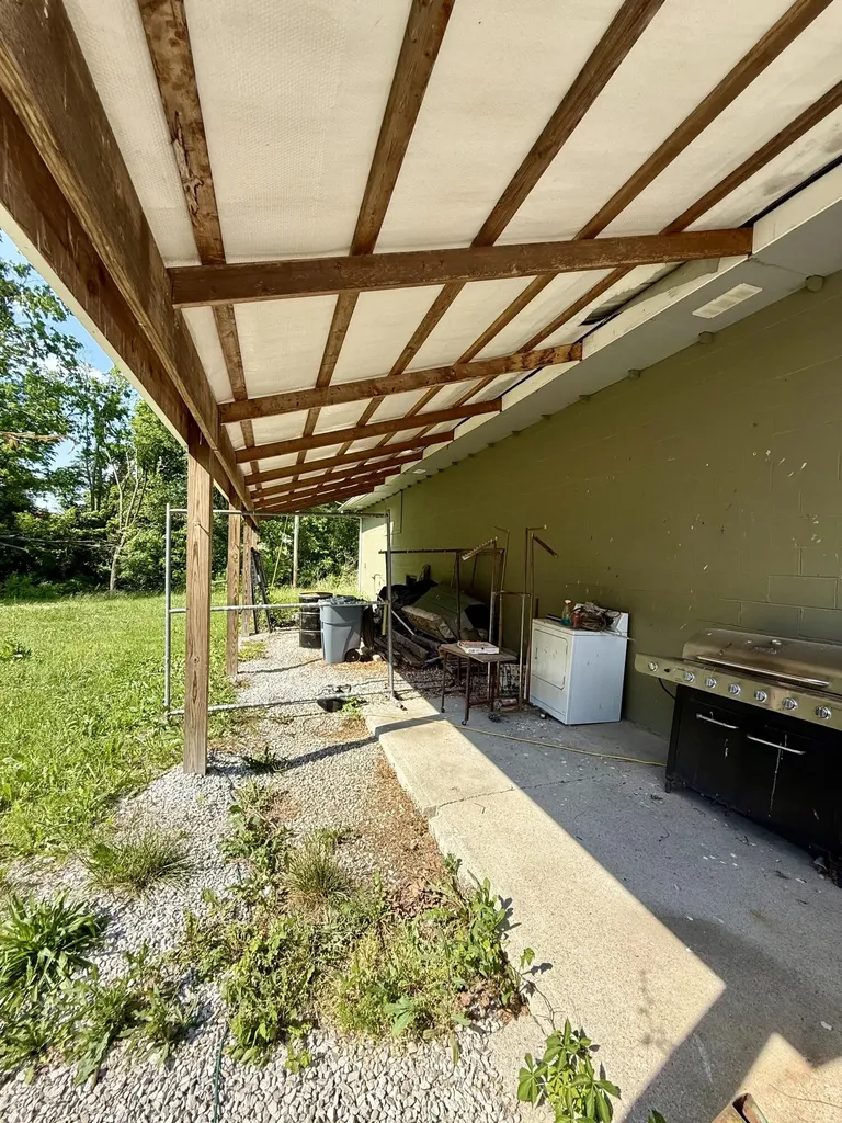 2428 Big Hill Road Berea KY 40403
