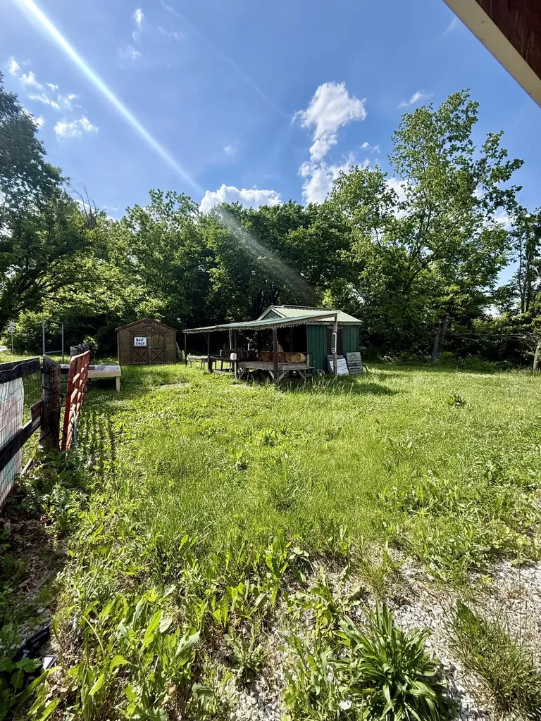 2428 Big Hill Road Berea KY 40403