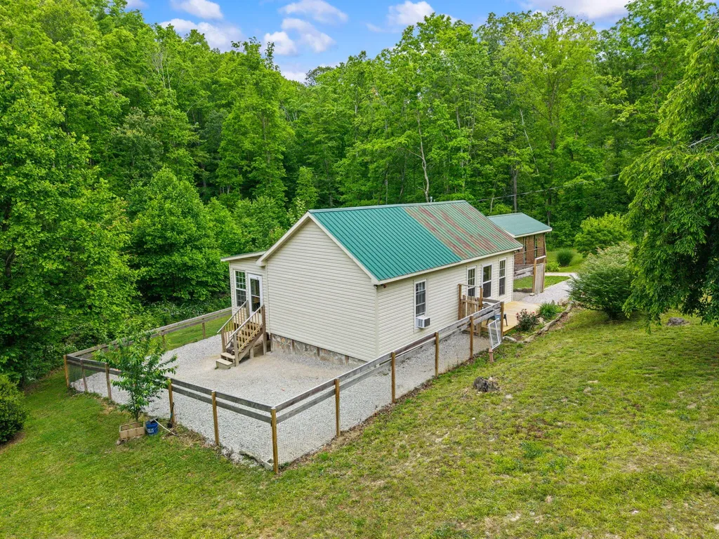 2585 Hazel Patch Road East Bernstadt KY 40729