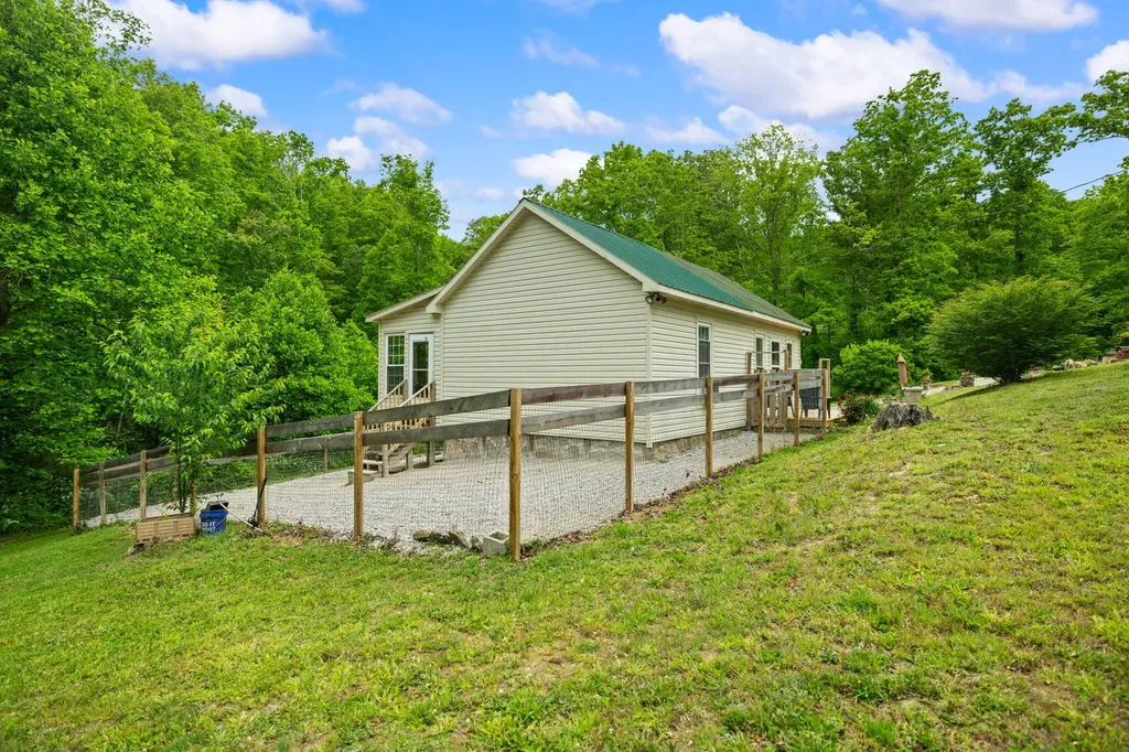 2585 Hazel Patch Road East Bernstadt KY 40729