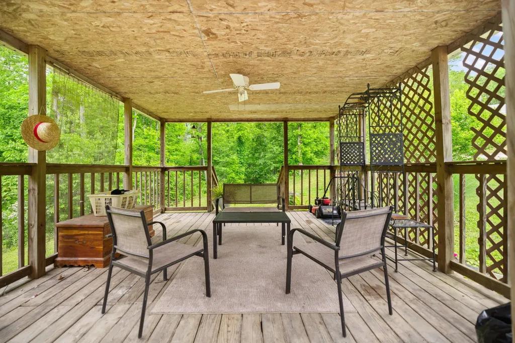 2585 Hazel Patch Road East Bernstadt KY 40729