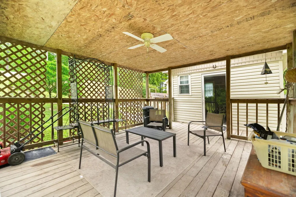 2585 Hazel Patch Road East Bernstadt KY 40729
