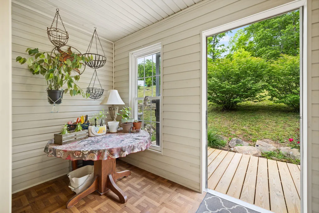 2585 Hazel Patch Road East Bernstadt KY 40729