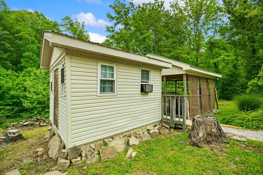 2585 Hazel Patch Road East Bernstadt KY 40729