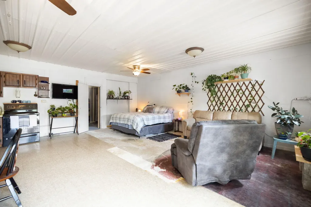2585 Hazel Patch Road East Bernstadt KY 40729