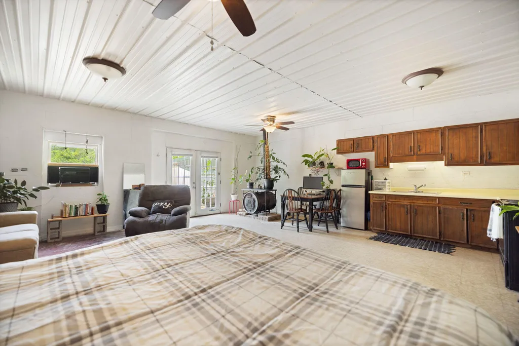 2585 Hazel Patch Road East Bernstadt KY 40729