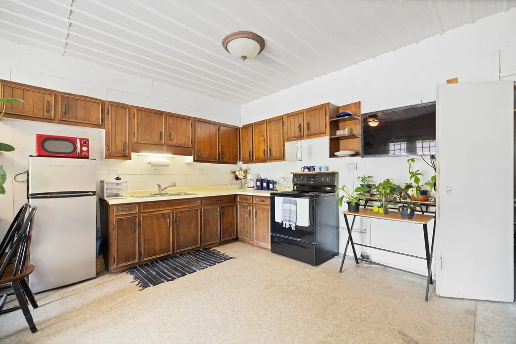 2585 Hazel Patch Road East Bernstadt KY 40729