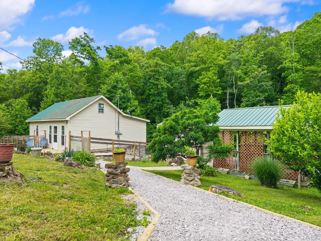 2585 Hazel Patch Road East Bernstadt KY 40729
