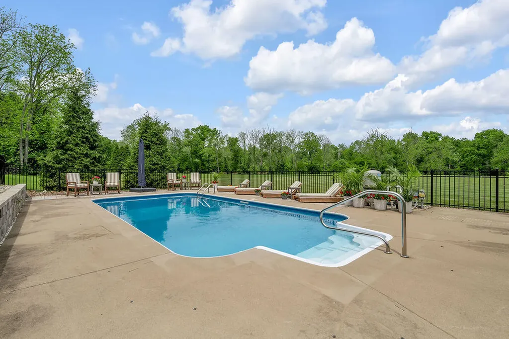 231 Creek Ridge Drive Nicholasville KY 40356