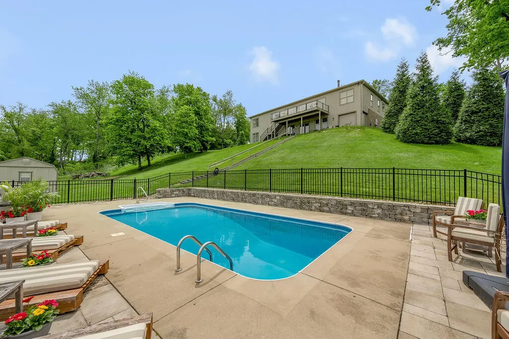 231 Creek Ridge Drive Nicholasville KY 40356