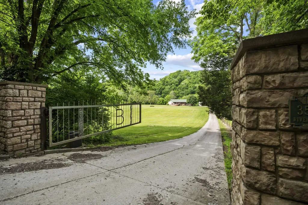 3516 River Drive Richmond KY 40475