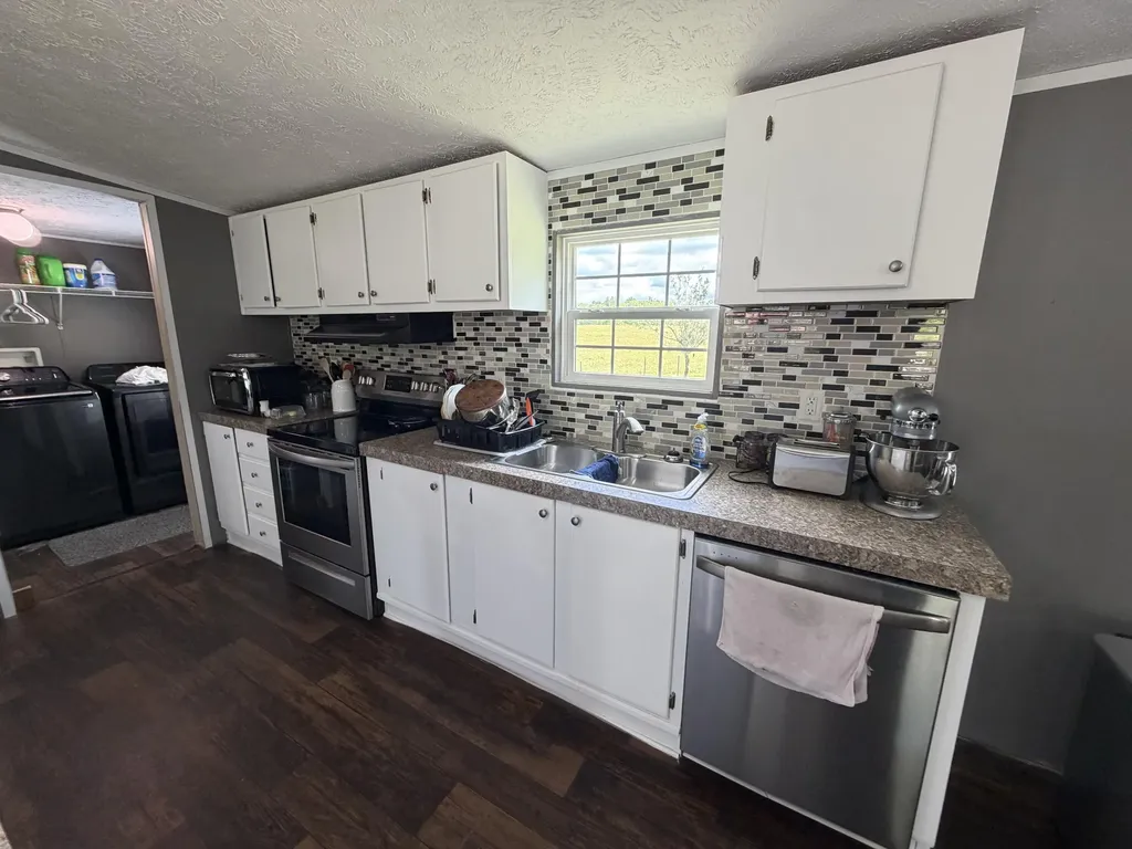 1195 State Highway 3041 Corbin KY 40701