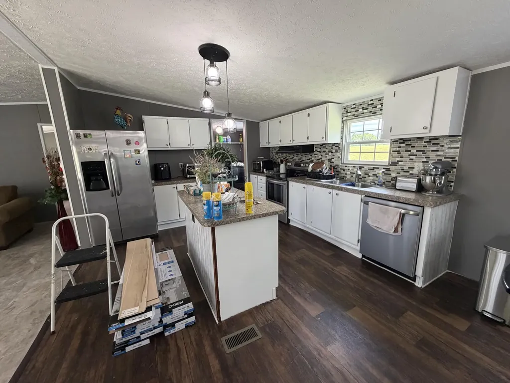 1195 State Highway 3041 Corbin KY 40701