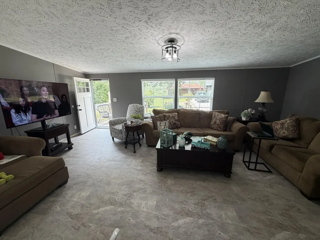 1195 State Highway 3041 Corbin KY 40701