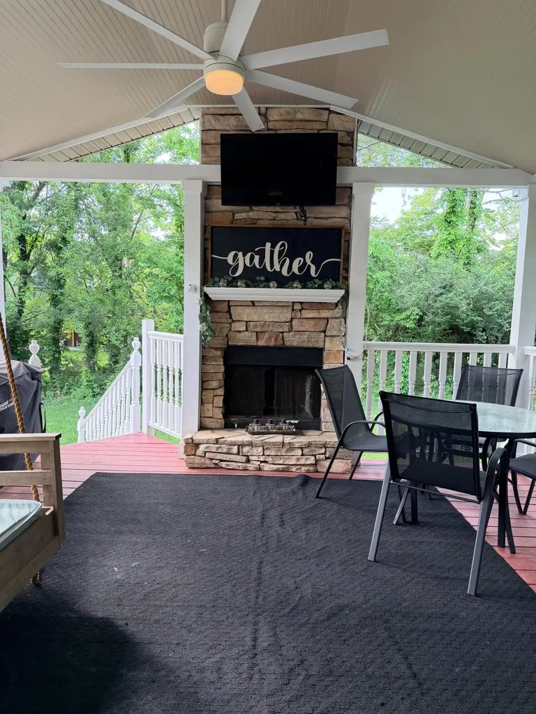 712 Maple Ridge Lane Lexington KY 40509