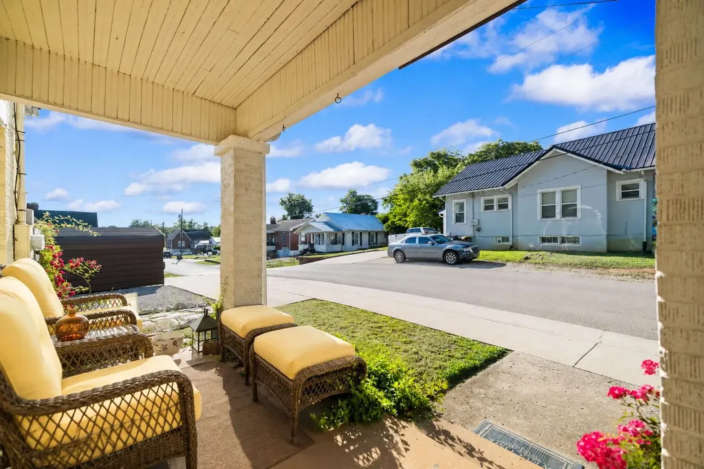 124 N Richardson Drive Somerset KY 42501