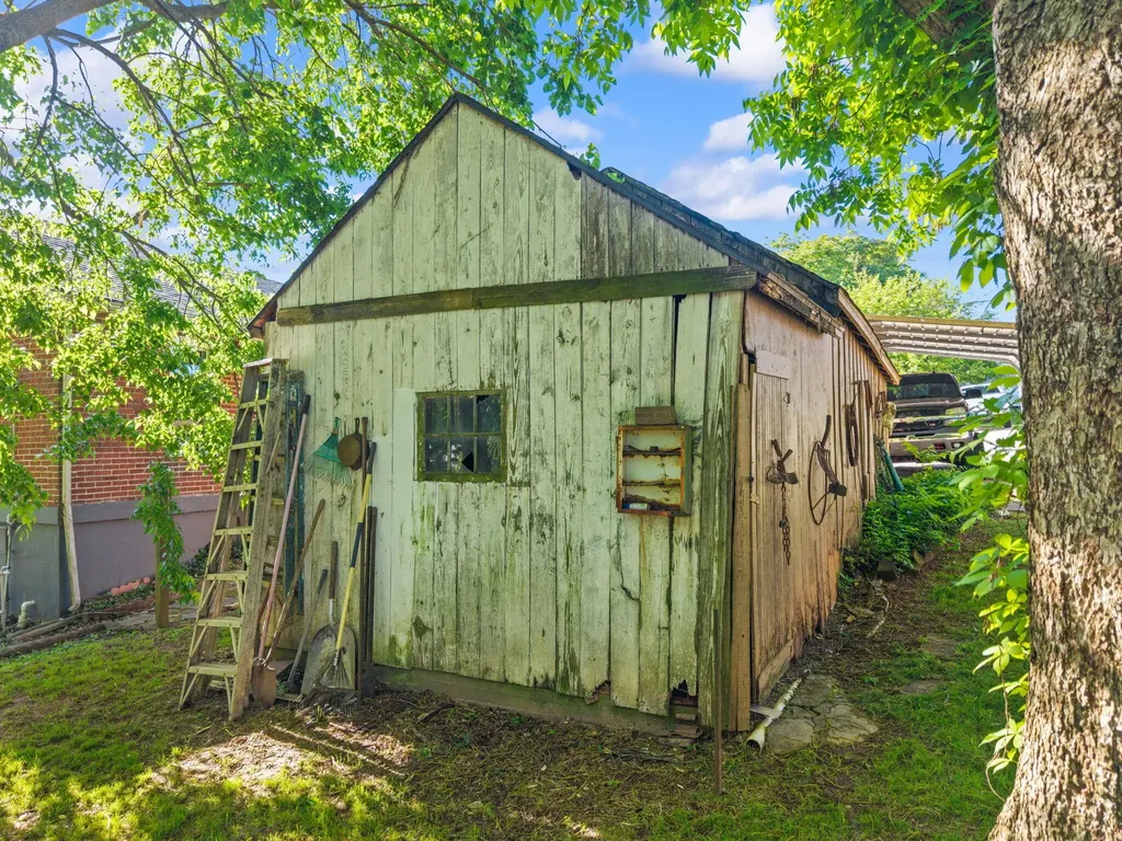 124 N Richardson Drive Somerset KY 42501