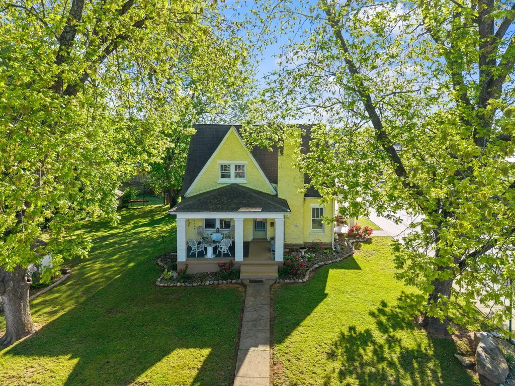 124 N Richardson Drive Somerset KY 42501