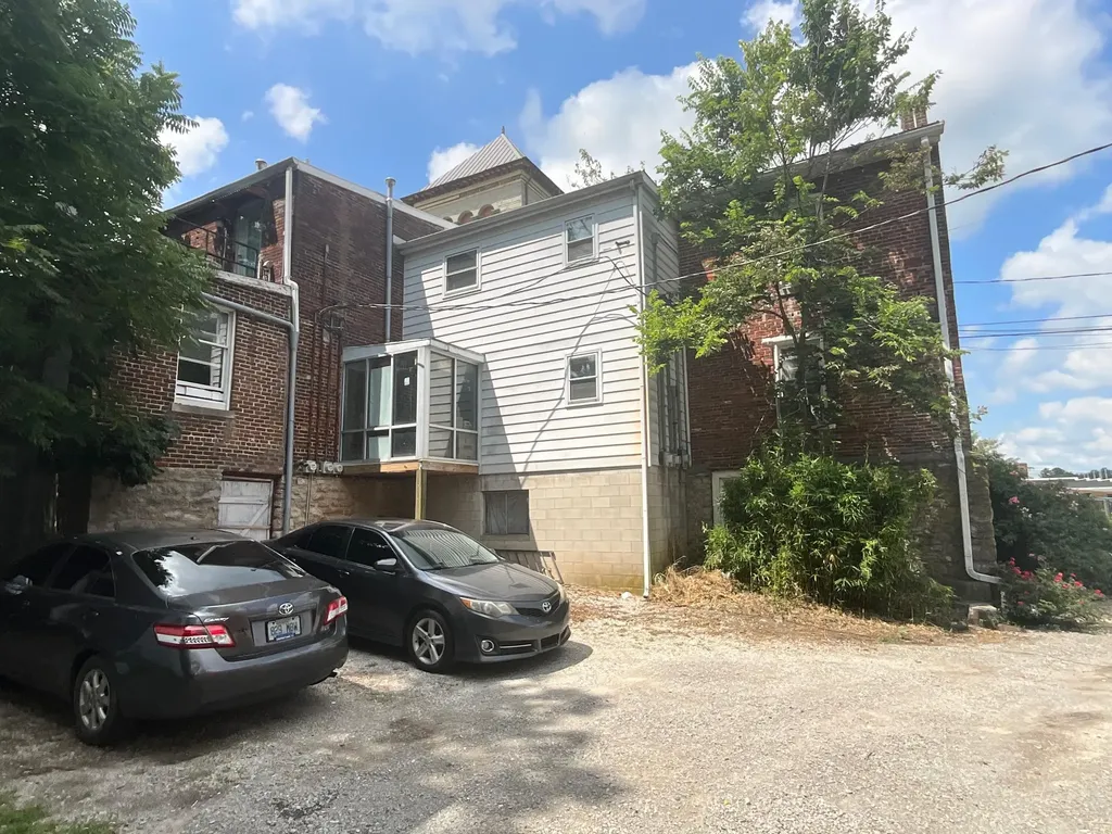 127 N Court Street Georgetown KY 40324