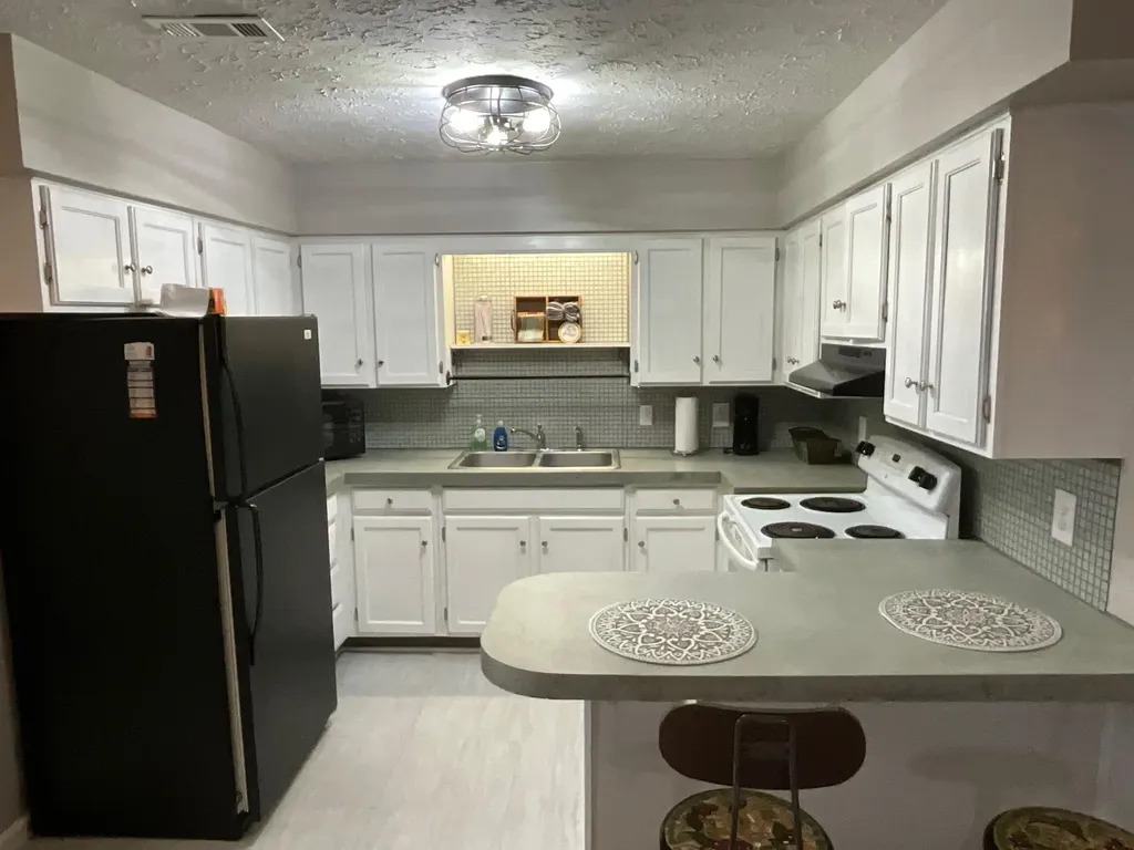 127 N Court Street Georgetown KY 40324