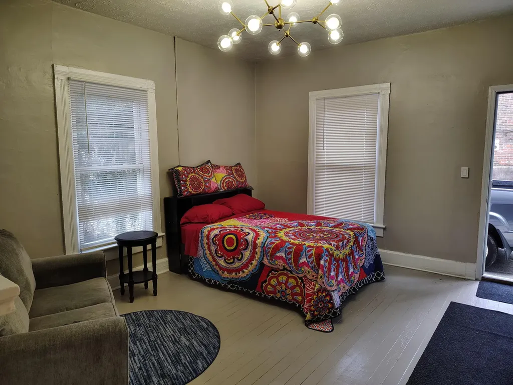 127 N Court Street Georgetown KY 40324