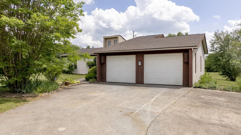 132 Alchera Avenue Monticello KY 42633