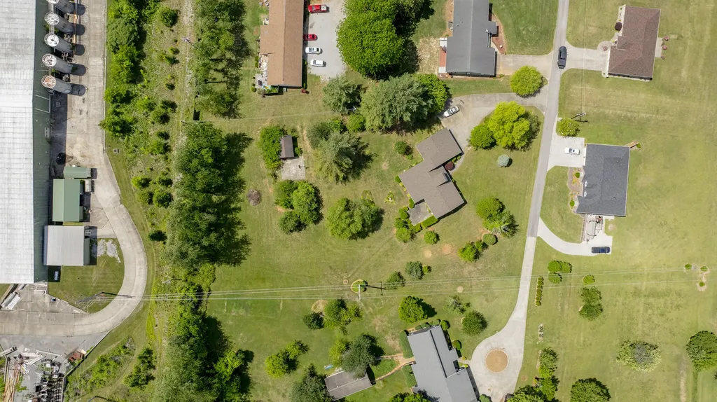 132 Alchera Avenue Monticello KY 42633