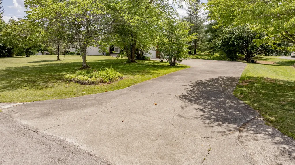132 Alchera Avenue Monticello KY 42633
