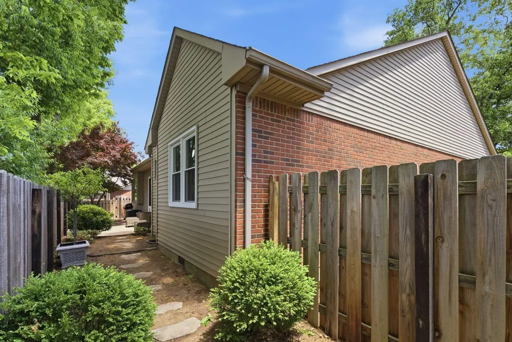 2917 Tabor Oaks Lane Lexington KY 40502