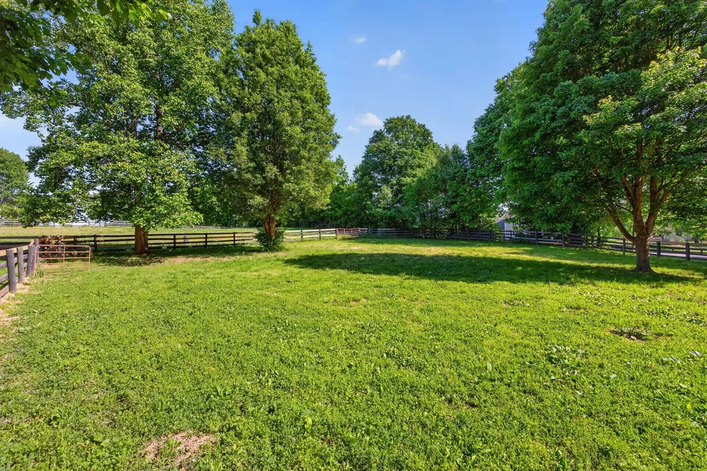 1090 Delaney Ferry Road Nicholasville KY 40356