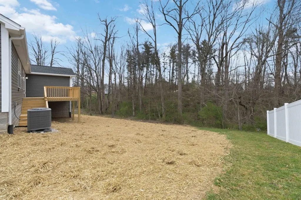 3661 Old Whitley Road London KY 40744