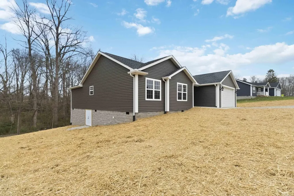 3661 Old Whitley Road London KY 40744
