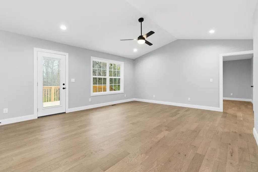 3661 Old Whitley Road London KY 40744