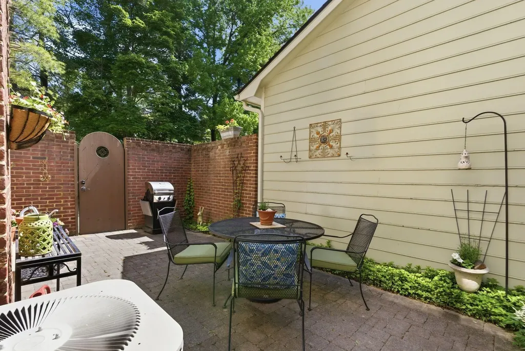 1152 Turkey Foot Road Lexington KY 40502