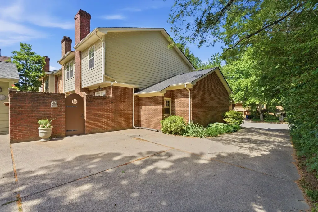 1152 Turkey Foot Road Lexington KY 40502