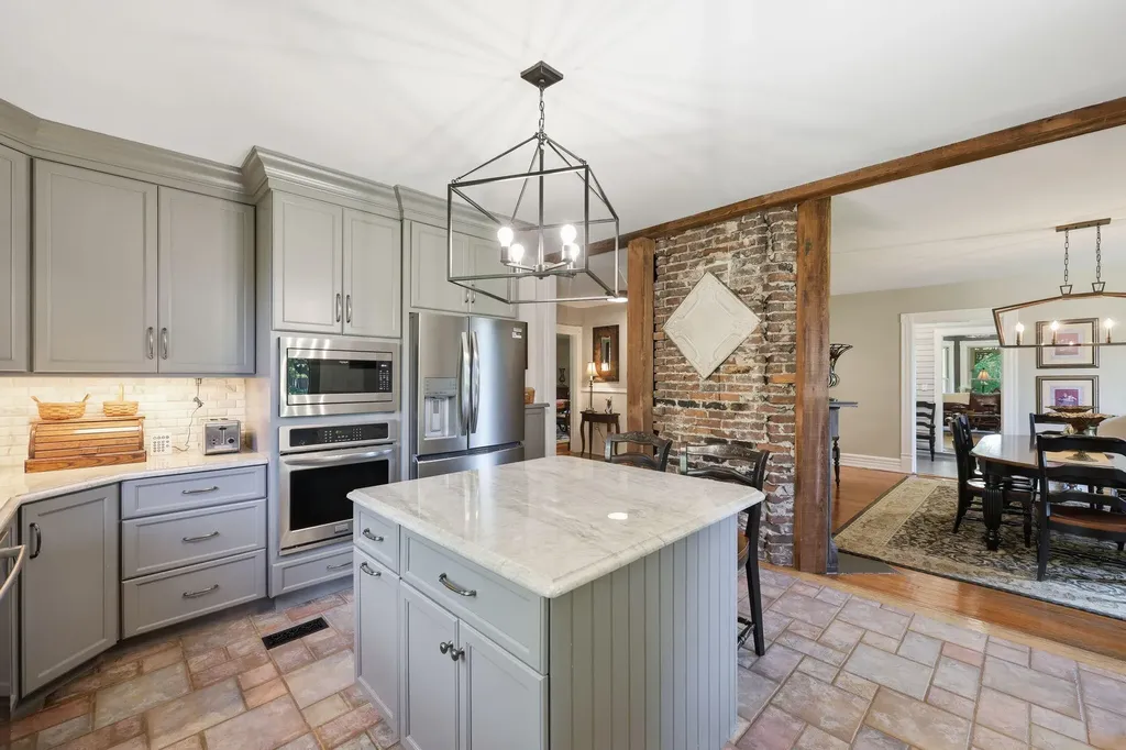 755 Delaney Ferry Road Versailles KY 40383