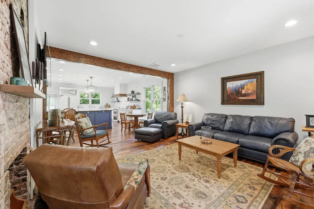 755 Delaney Ferry Road Versailles KY 40383
