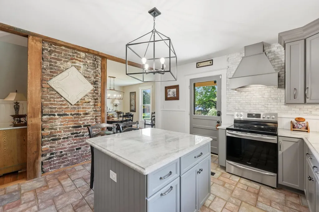 755 Delaney Ferry Road Versailles KY 40383