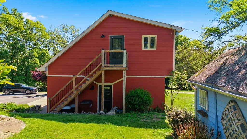 755 Delaney Ferry Road Versailles KY 40383