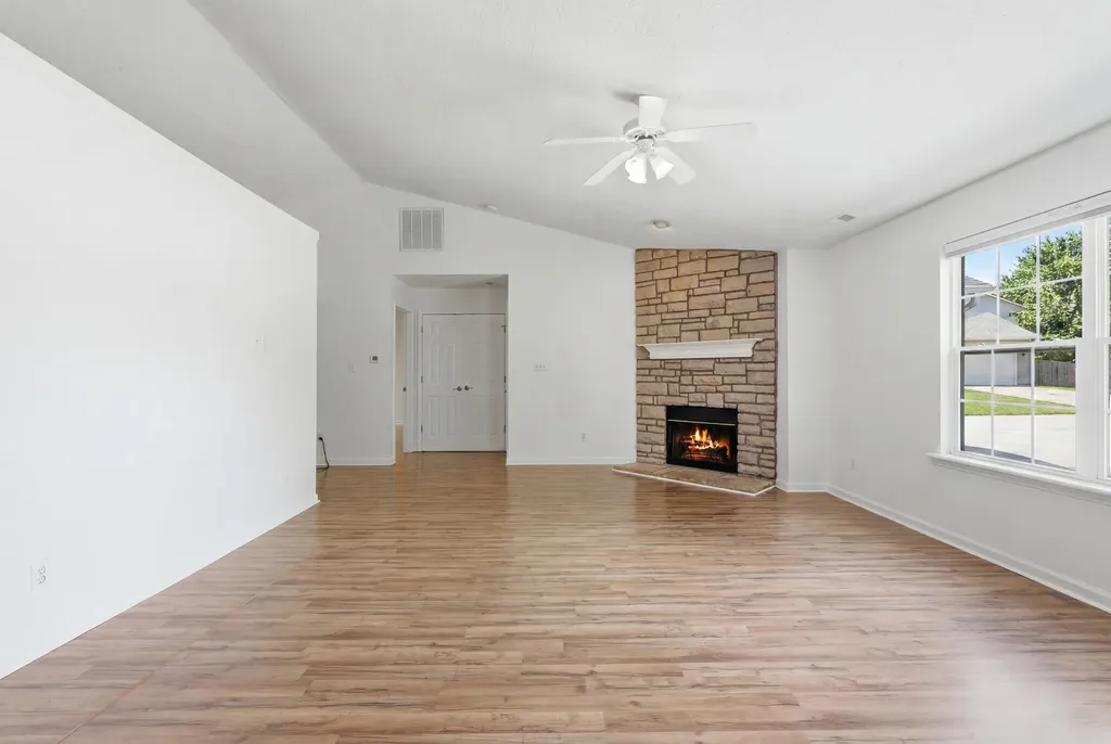 213 Woodfield Way Nicholasville KY 40356