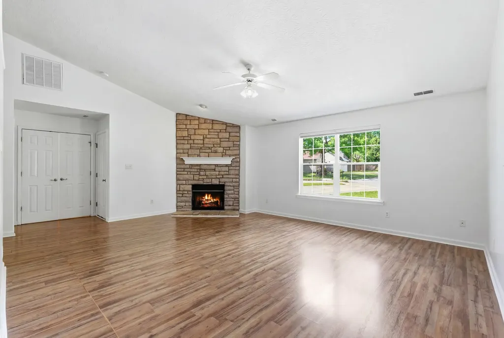 213 Woodfield Way Nicholasville KY 40356