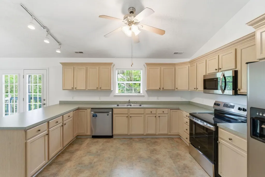 213 Woodfield Way Nicholasville KY 40356