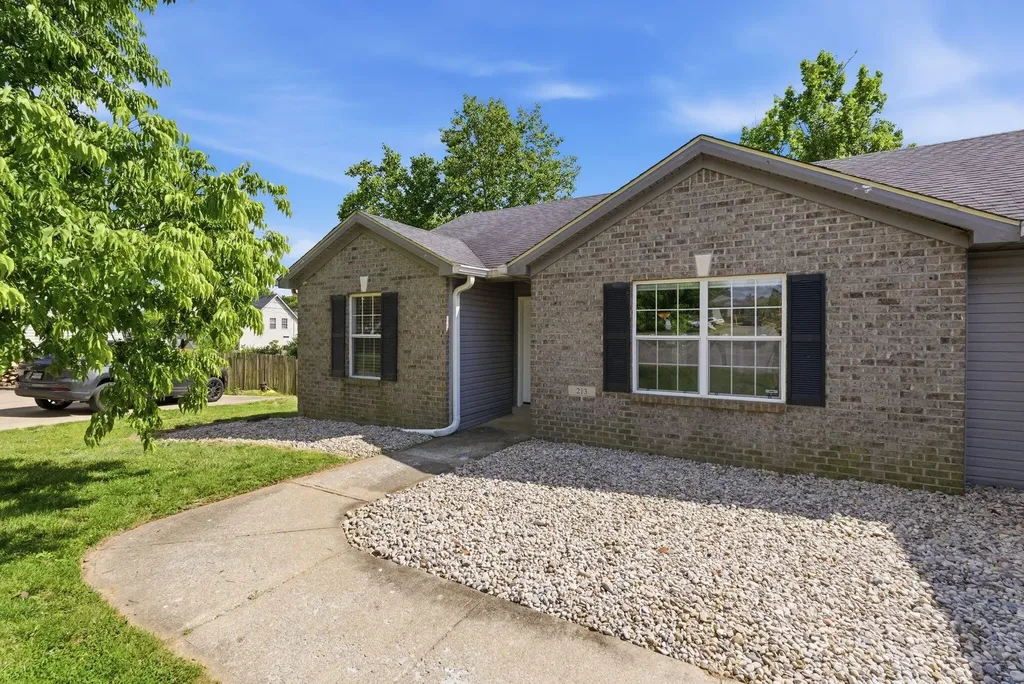 213 Woodfield Way Nicholasville KY 40356