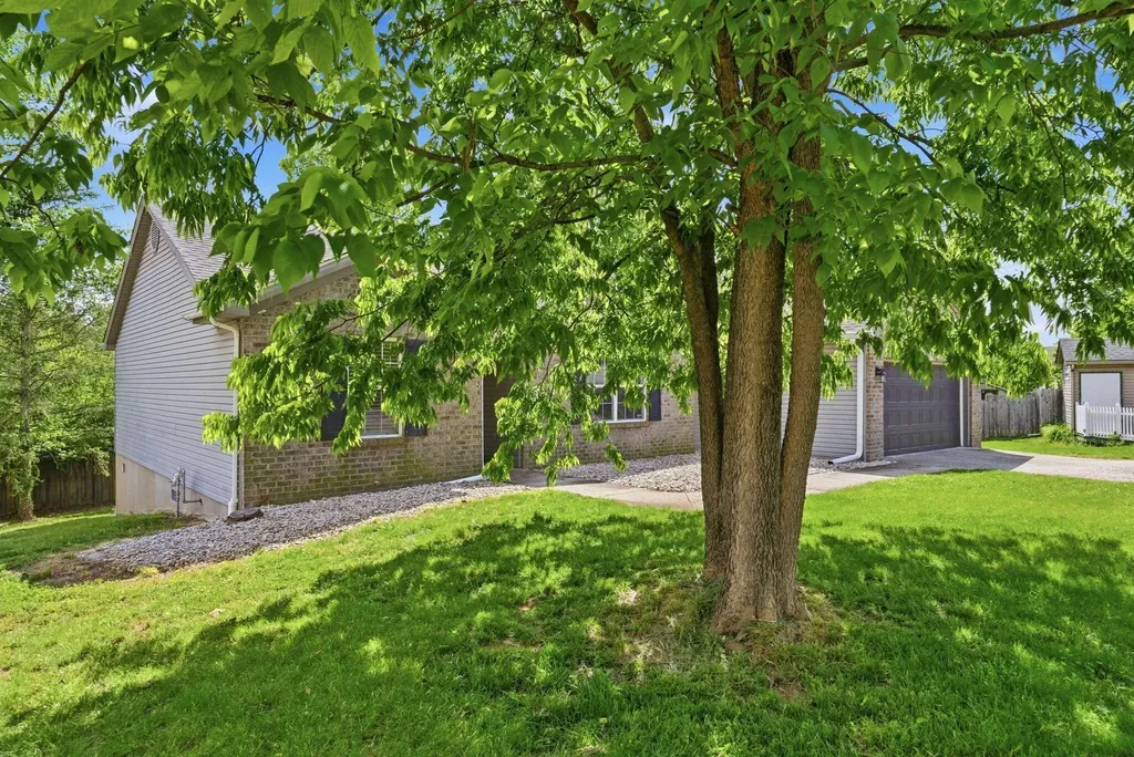 213 Woodfield Way Nicholasville KY 40356