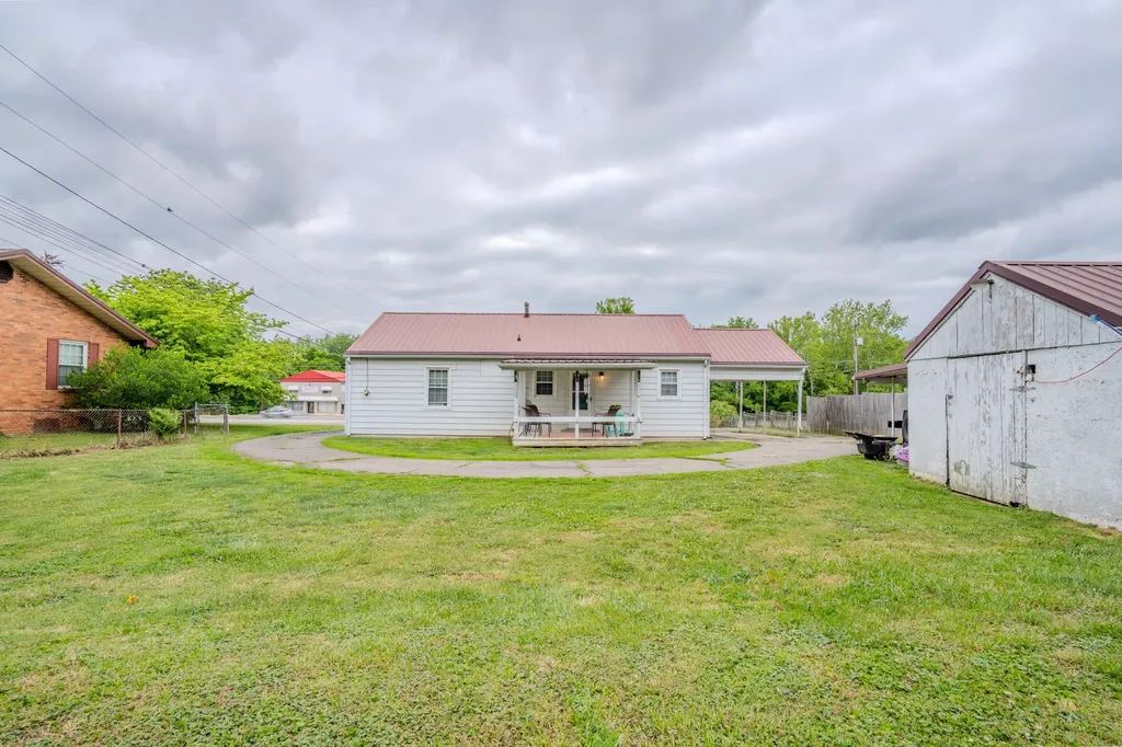 812 Seaton Avenue Greenup KY 41144