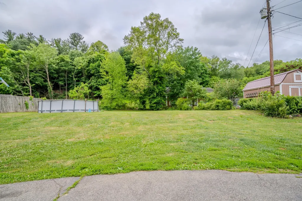 812 Seaton Avenue Greenup KY 41144