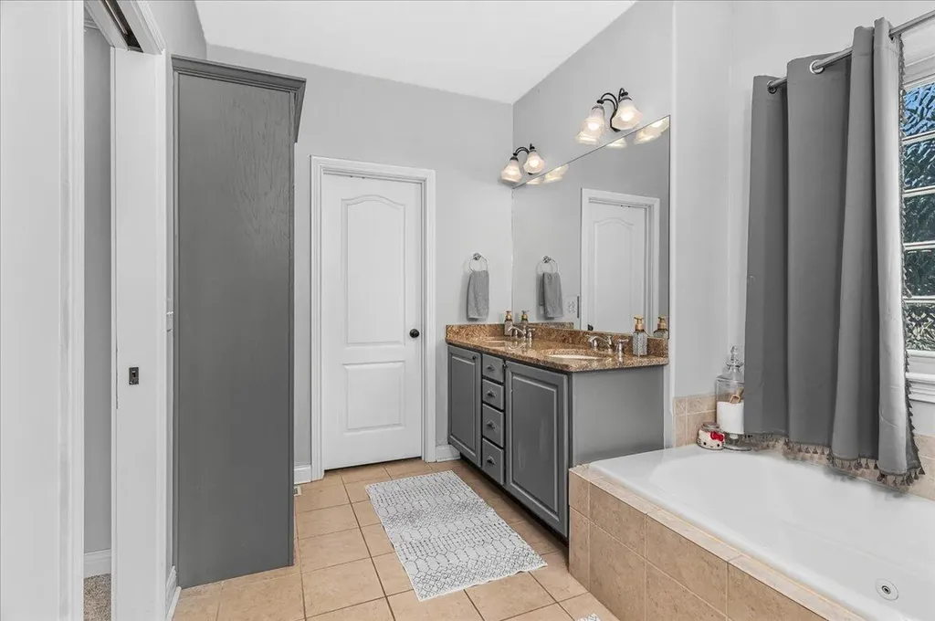 165 Bernie Trail Nicholasville KY 40356