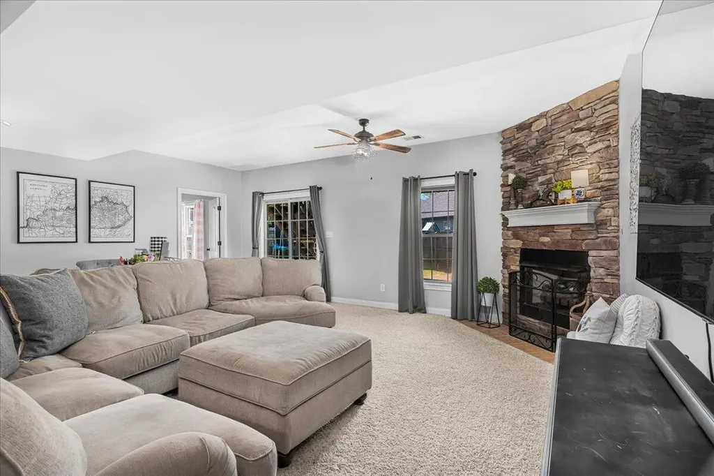 165 Bernie Trail Nicholasville KY 40356
