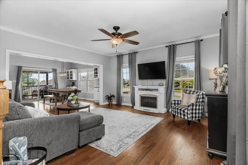 165 Bernie Trail Nicholasville KY 40356